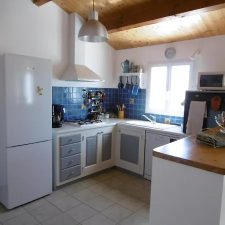 Maison Confortable A La Gueriniere, Proche Plage, Animaux Admis - Fr-1-823-4 *